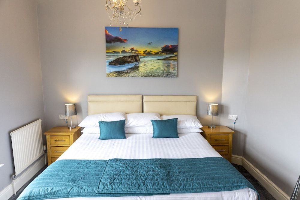Furzedown Hotel Deluxe Double Room, Ensuite, Sea View (Deluxe Queen Seaview) 4