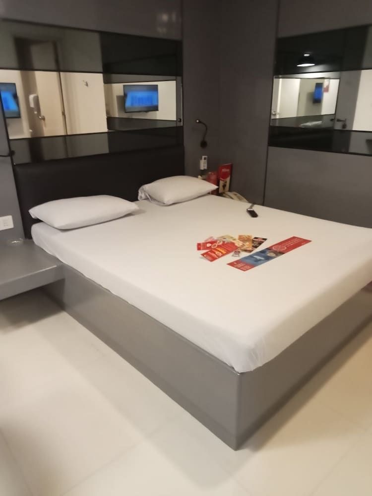 undefined Hotel Sogo Wood Street Pasay