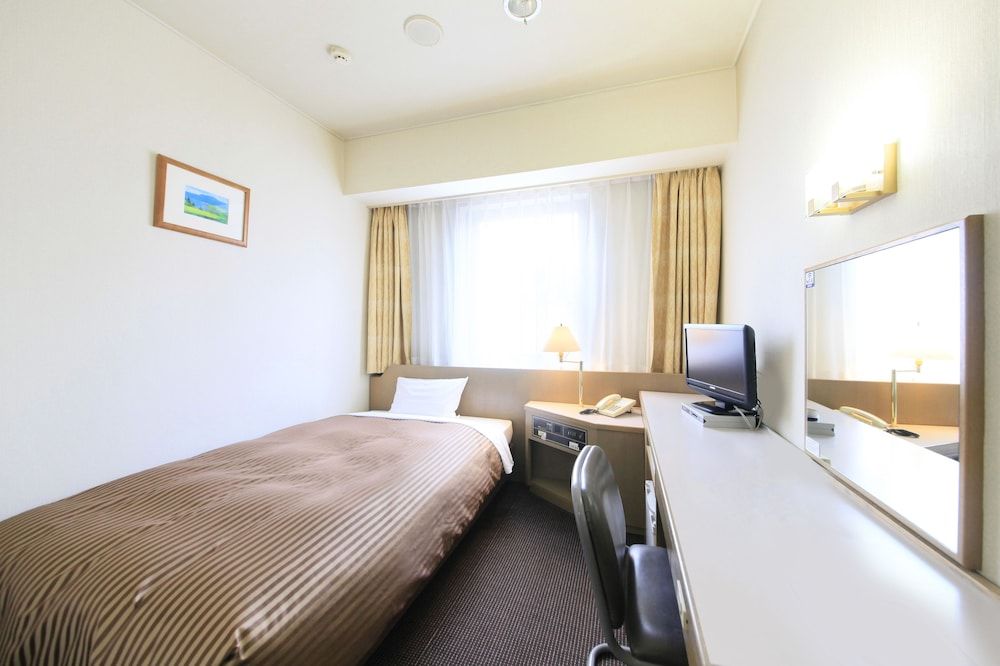 Single Room, Smoking