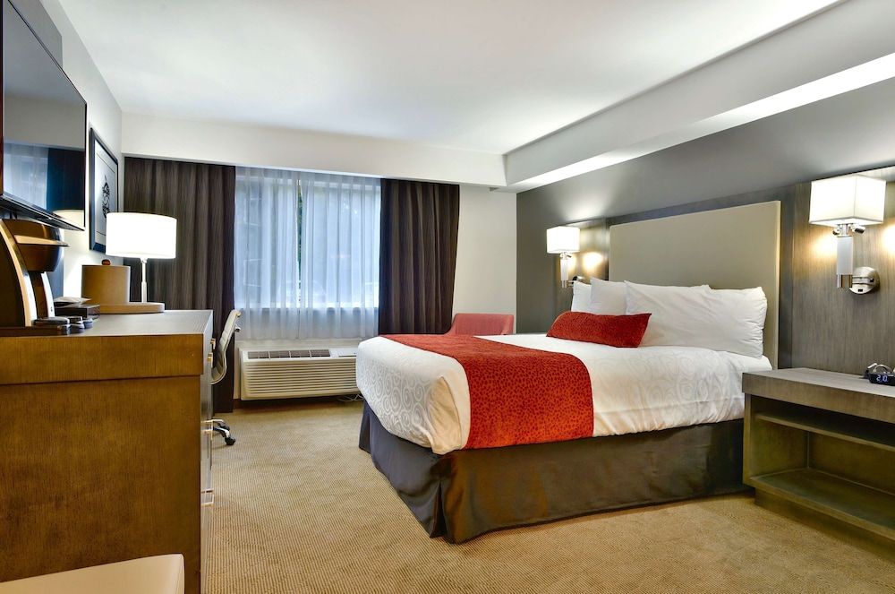 Best Western Cowichan Valley Inn Standard Room, 1 Queen Bed, Accessible, Non Smoking 2