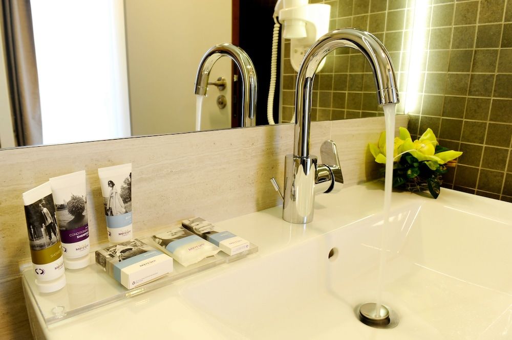 Mercure Bucharest City Center Superior Room, 1 Double Bed 10