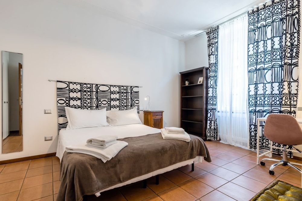 Comfort Apartment (Address Via Copernico 49)