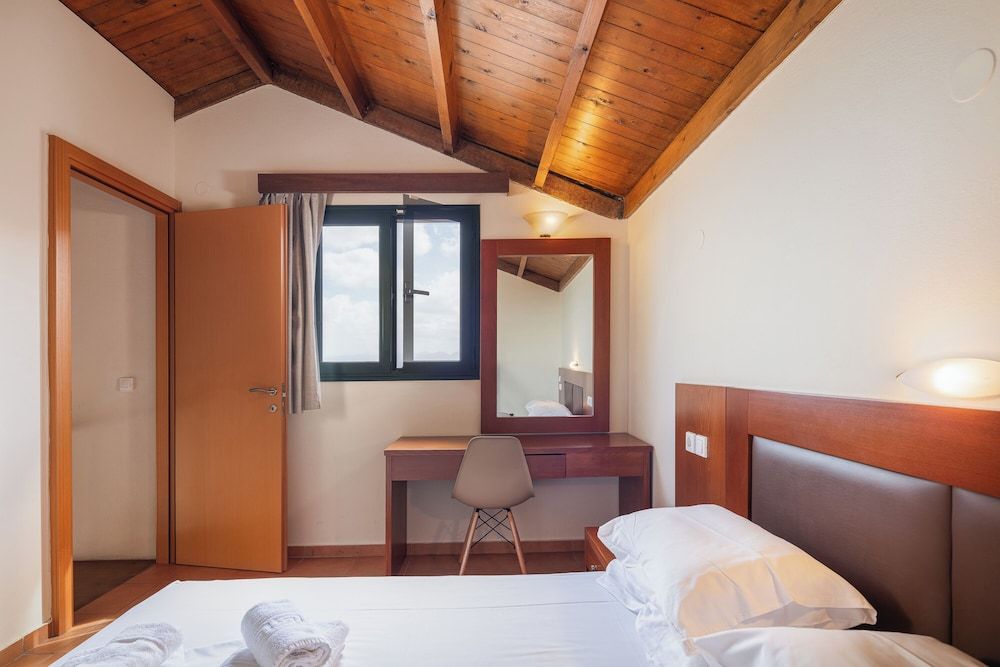 Dia Apartments