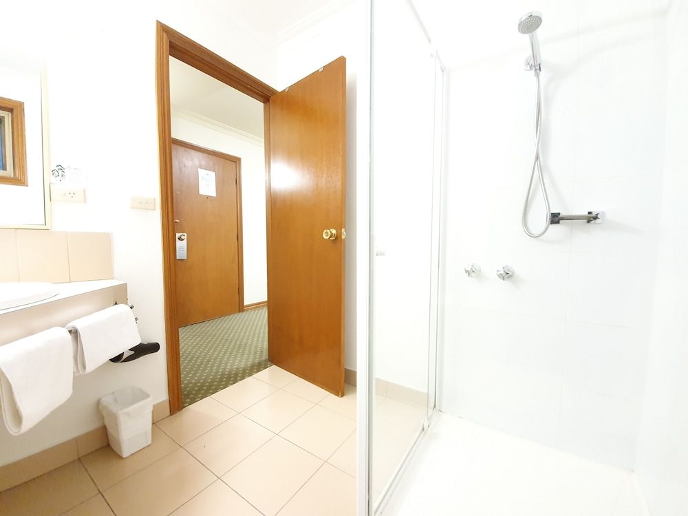 Bell Motel Standard Room 2