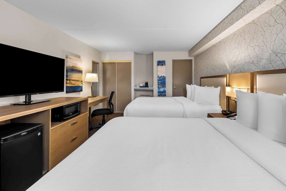 Standard Room, 2 Queen Beds, Non Smoking, Refrigerator & Microwave