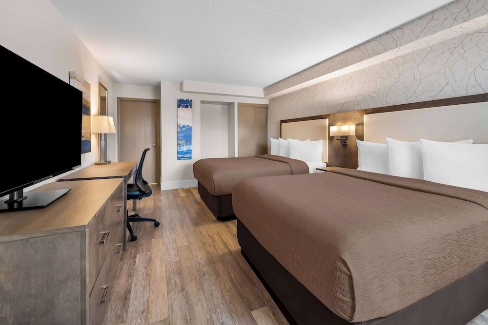Standard Room, 2 Queen Beds, Non Smoking, Refrigerator & Microwave (Pet Friendly)