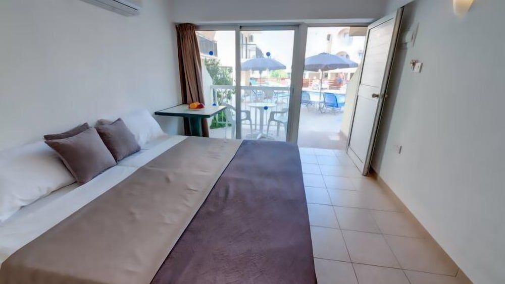 Studio, Pool View, Ground Floor