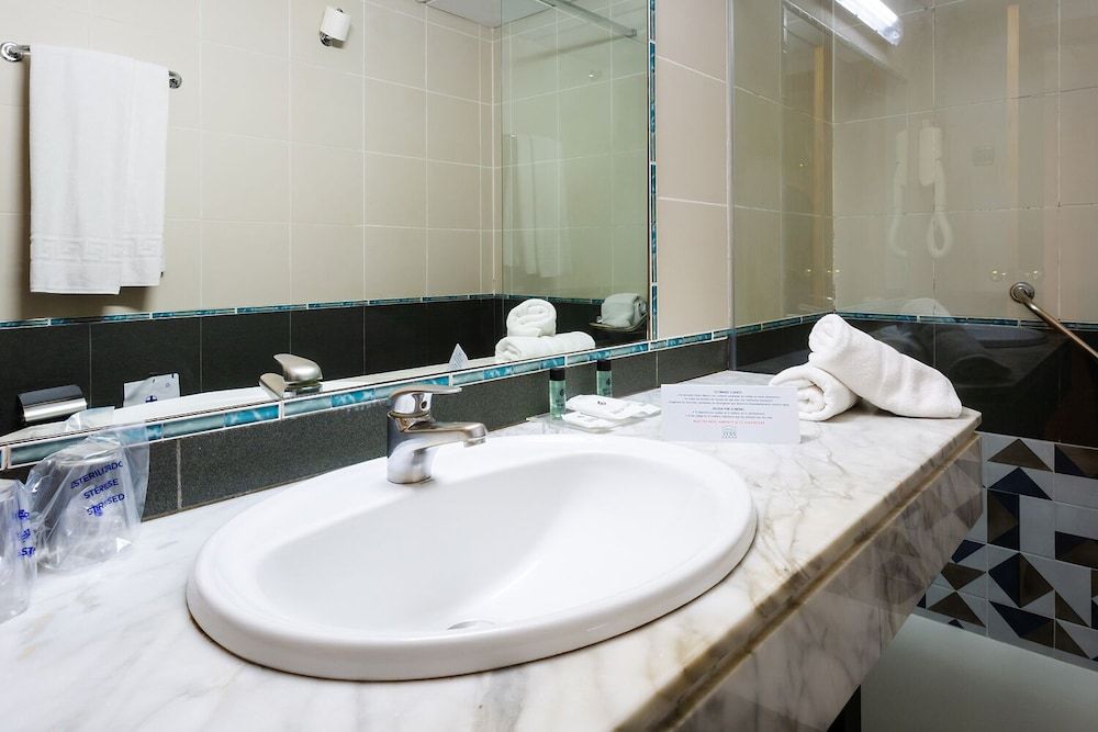 Hotel Zeus Double Room 8