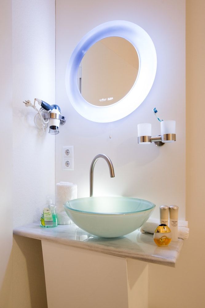 Business Hostel Wiesbaden ONE Double Room with shared toilet 7