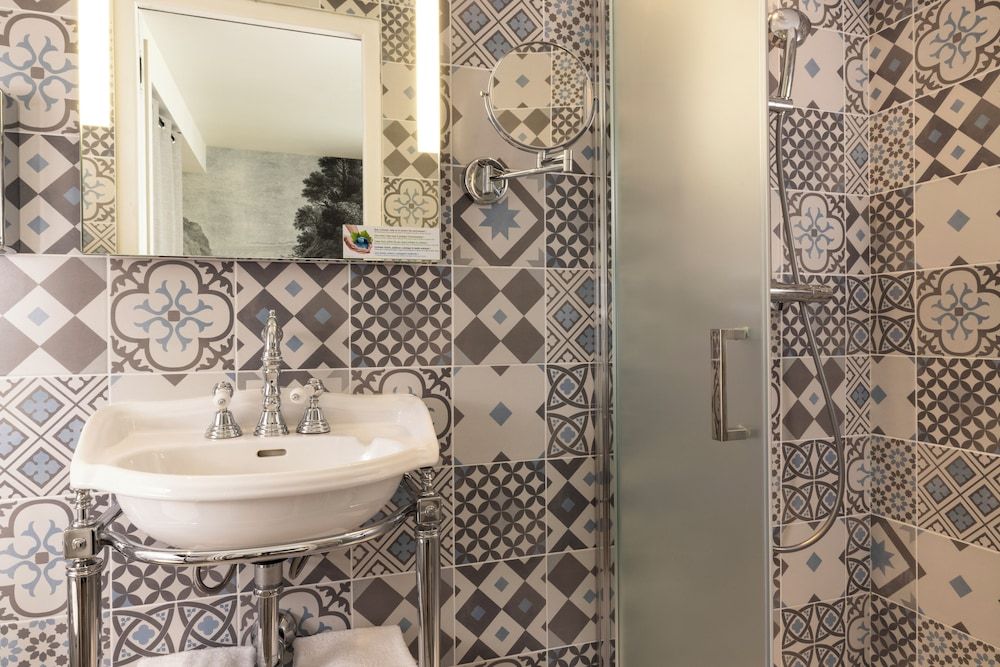 Hotel l'Antoine Classic Double Room 12