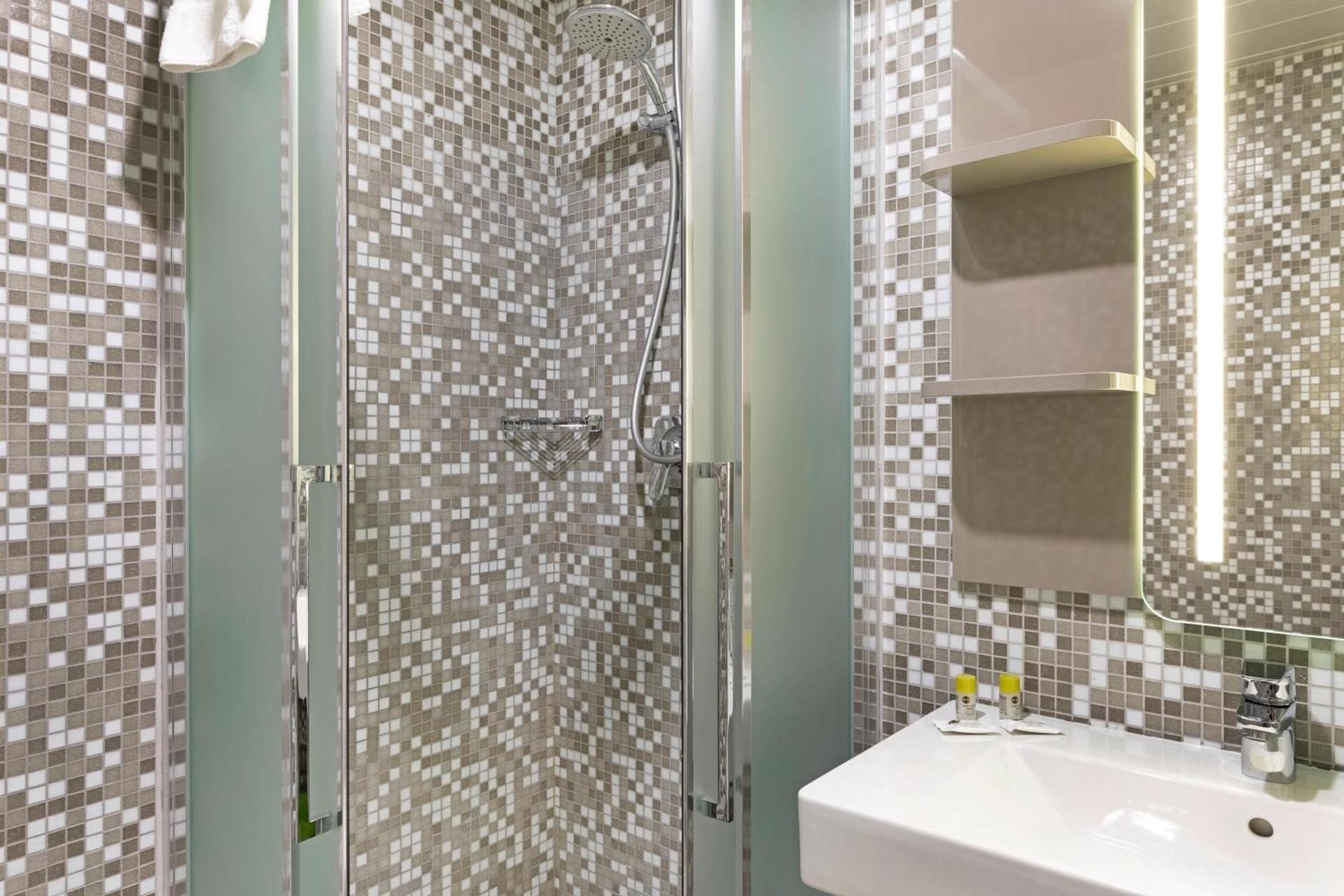 B&B Hotel Udine Standard Double Accessible 3