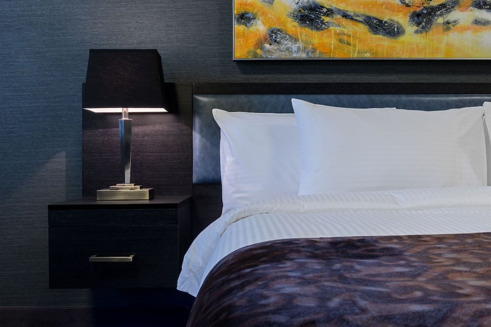 undefined Applause Hotel by CLIQUE 10