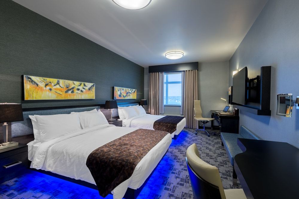 undefined Applause Hotel by CLIQUE 8