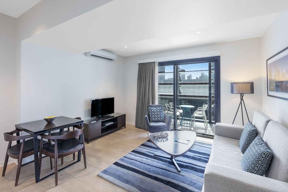 Wyndham Hotel Melbourne One Bedroom Apartment 7