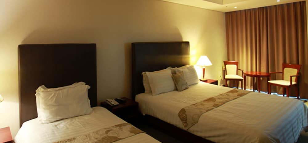 undefined Sunshine Hotel