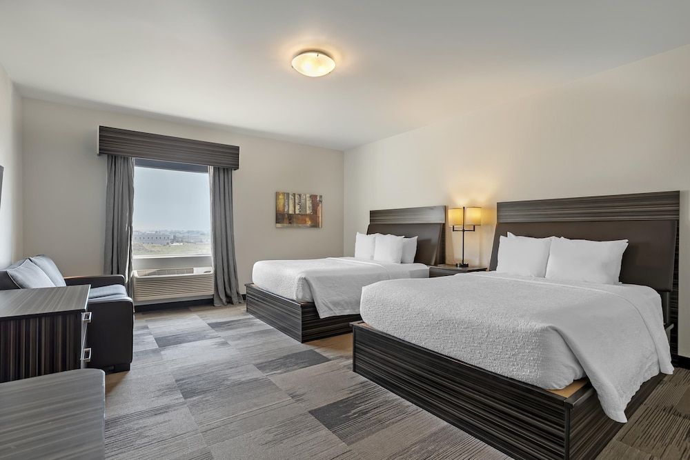 Best Western Plus Airport Inn & Suites Standard Room, 2 Queen Beds, Non Smoking, Kitchen (with Sofabed, Full Kitchen) 5