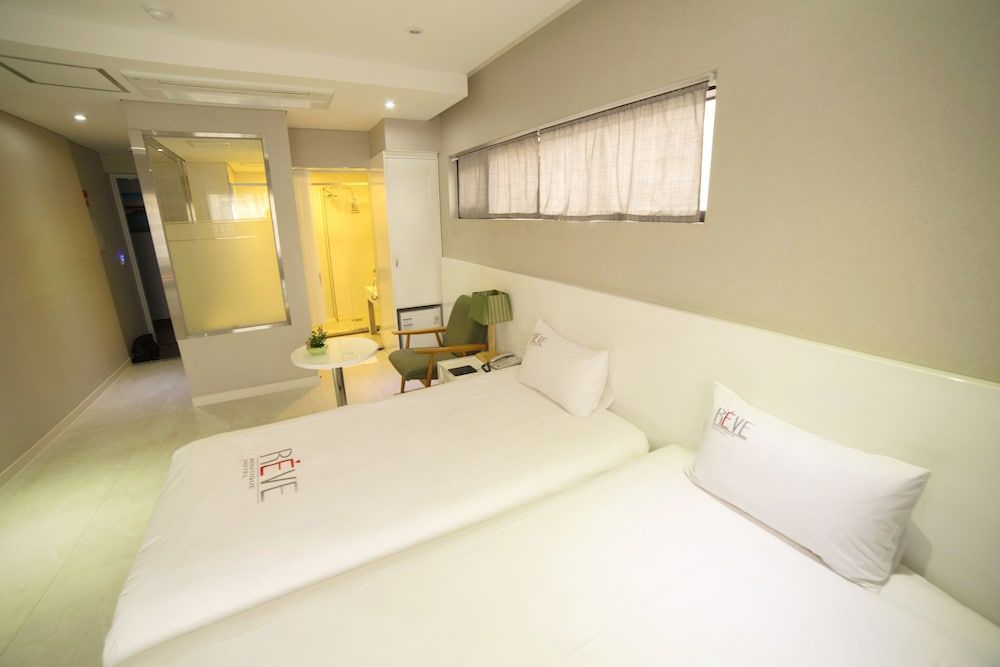undefined Reve Hotel Jeju 3