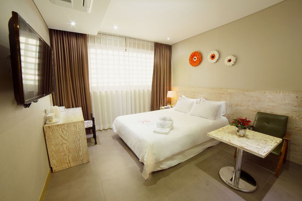 undefined Reve Hotel Jeju 5