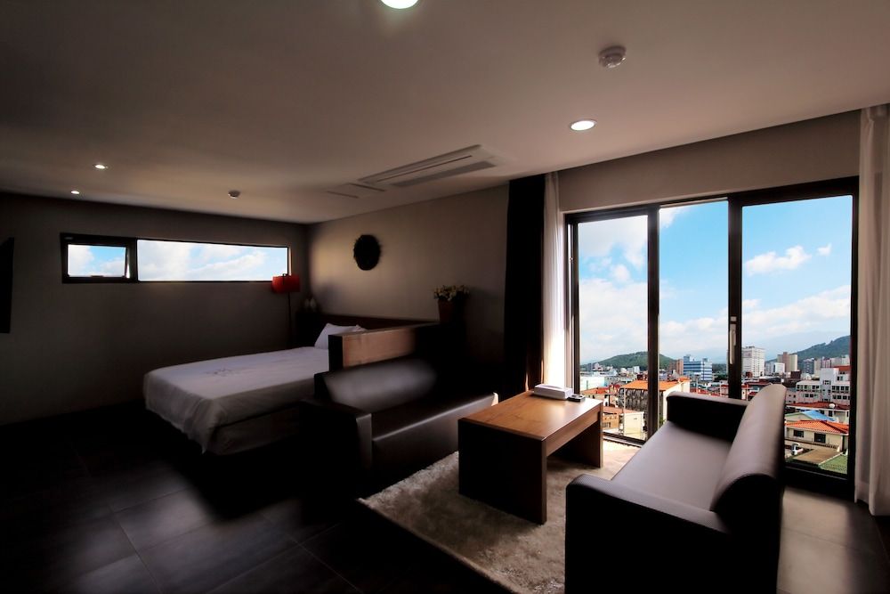 undefined Reve Hotel Jeju 10