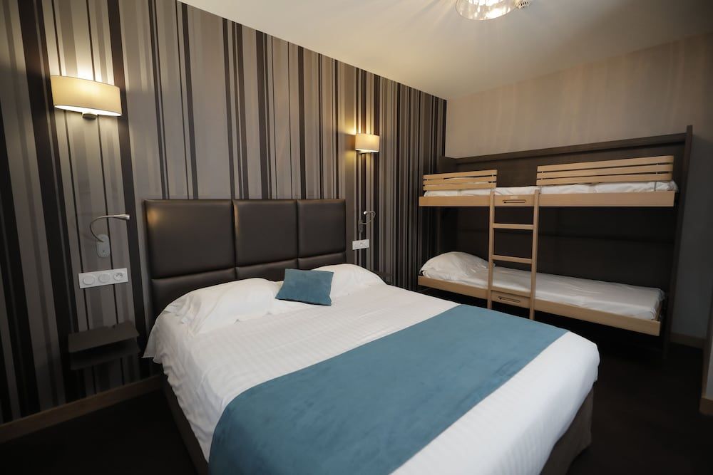 Hôtel d'Orléans Prestige Room (1 to 4 persons) 4