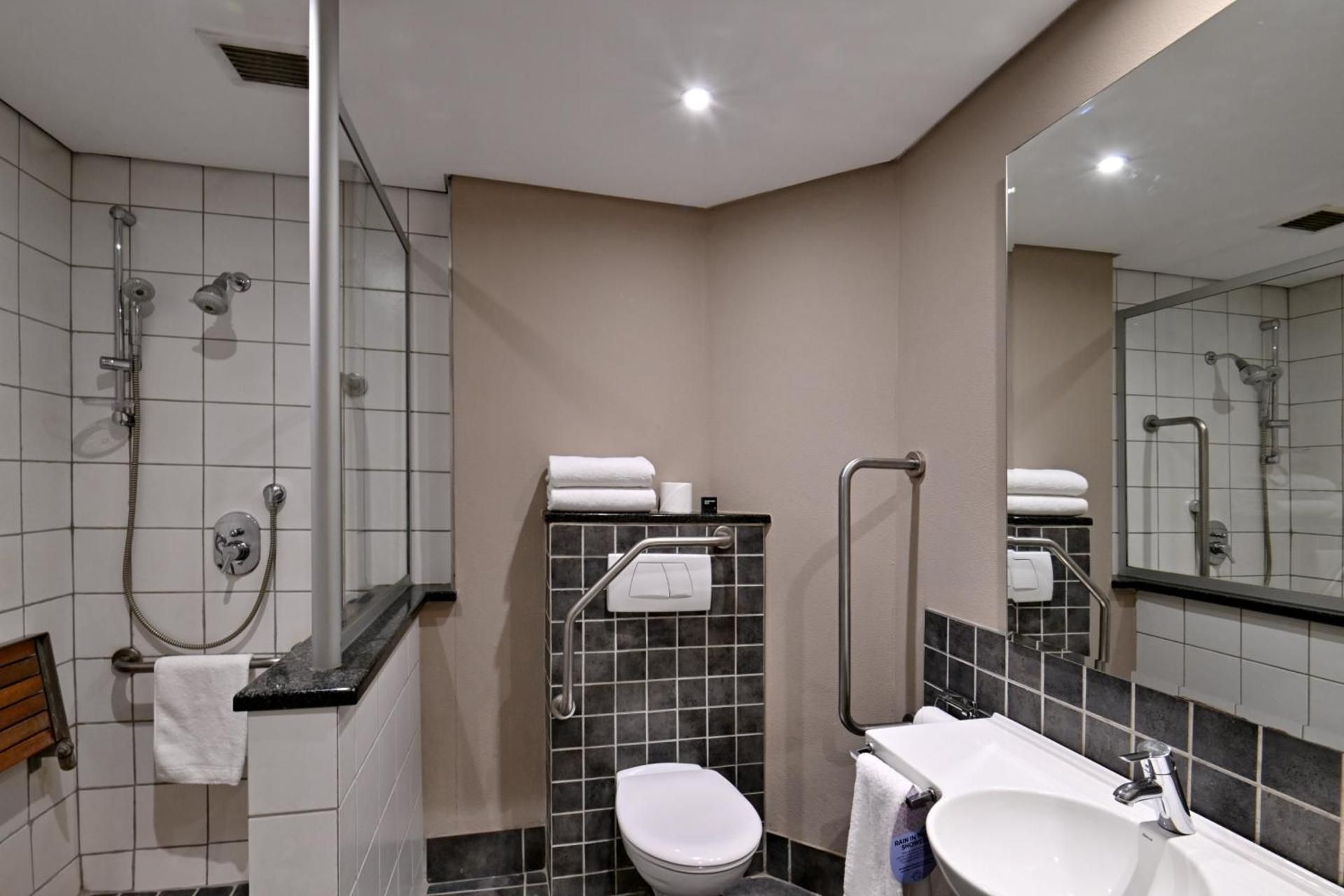 Town Lodge Roodepoort Johannesburg Double Room - Disability Access 3