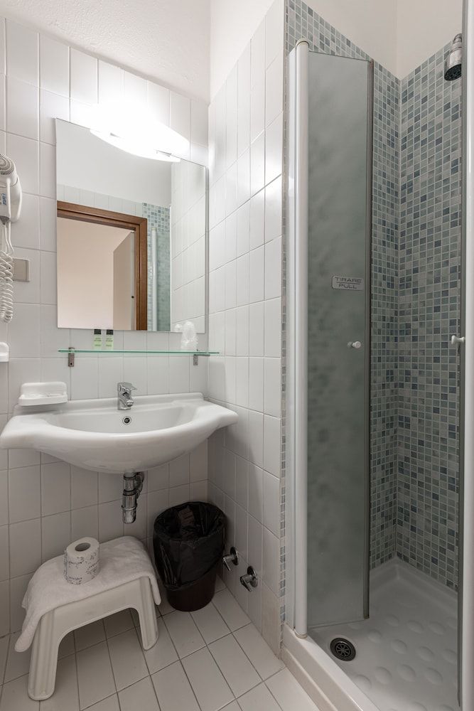 Hotel Nuova Grosseto Family Room 6