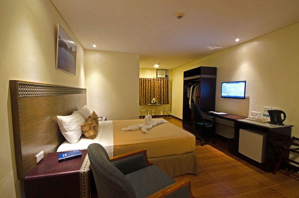 Fersal Hotel Puerto Princesa Deluxe Room, 1 Queen Bed 7