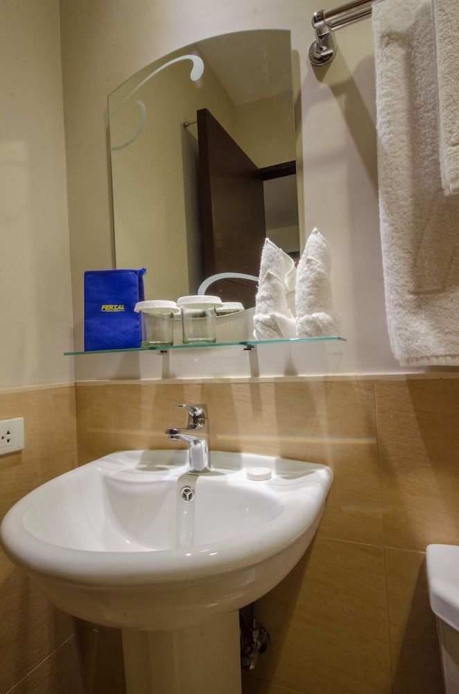 Fersal Hotel Puerto Princesa Deluxe Room, 2 Twin Beds 11