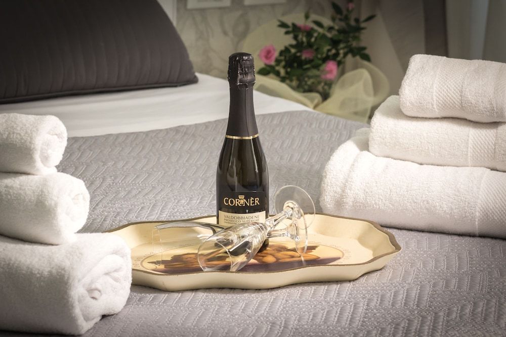undefined Gardenia Suite 9