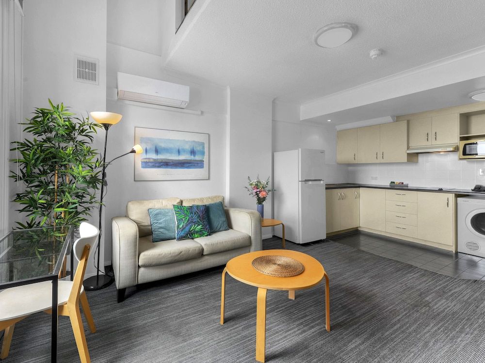 Central Brunswick Apartment Hotel One Bedroom Apartment 15