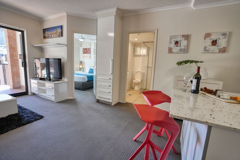 Central Brunswick Apartment Hotel One Bedroom Apartment 16