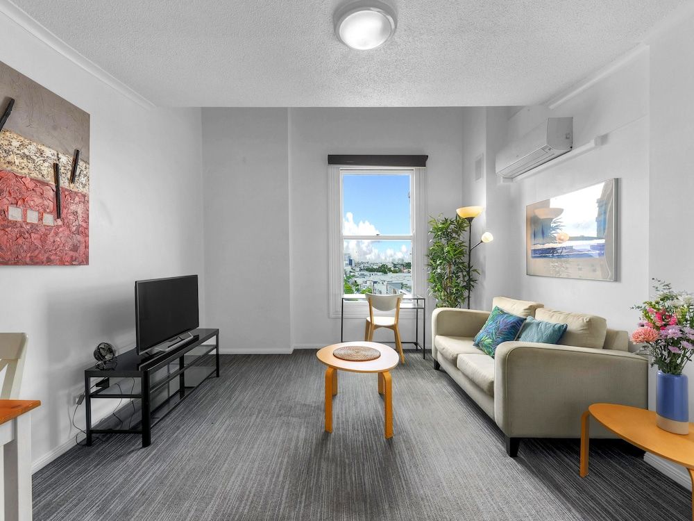 Central Brunswick Apartment Hotel One Bedroom Apartment 9