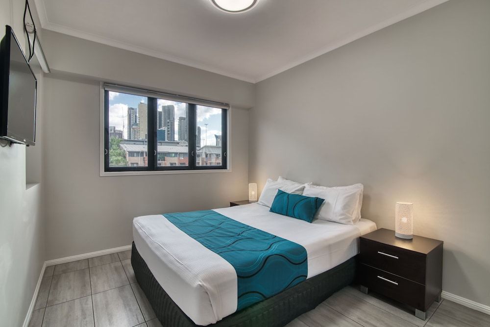 Central Brunswick Apartment Hotel One Bedroom Apartment 6