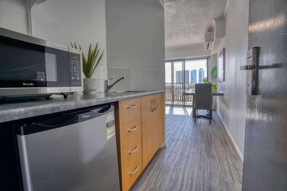 Central Brunswick Apartment Hotel Studio 17