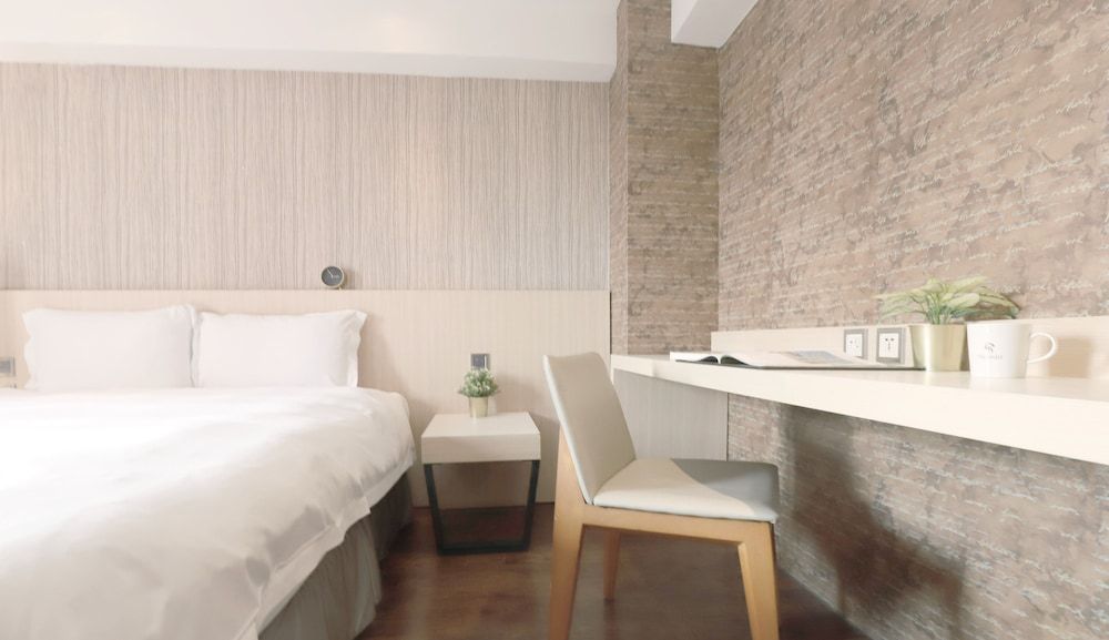 Superior Double Room, City View