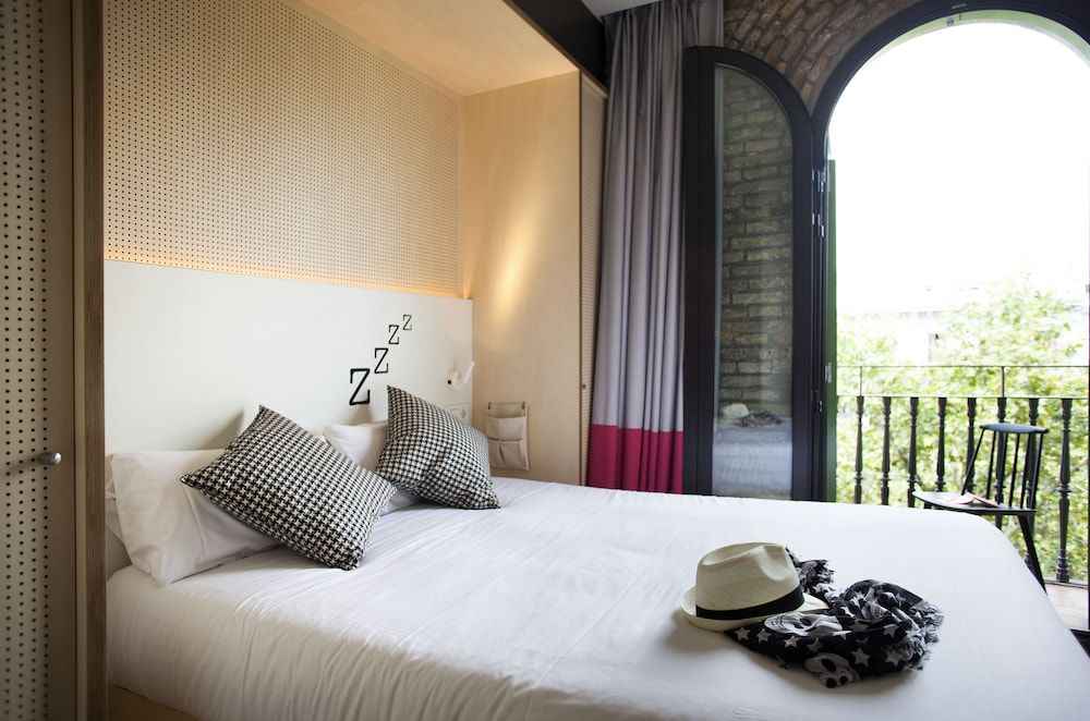 TOC Hostel Barcelona Double Room, 1 Queen Bed, Private Bathroom