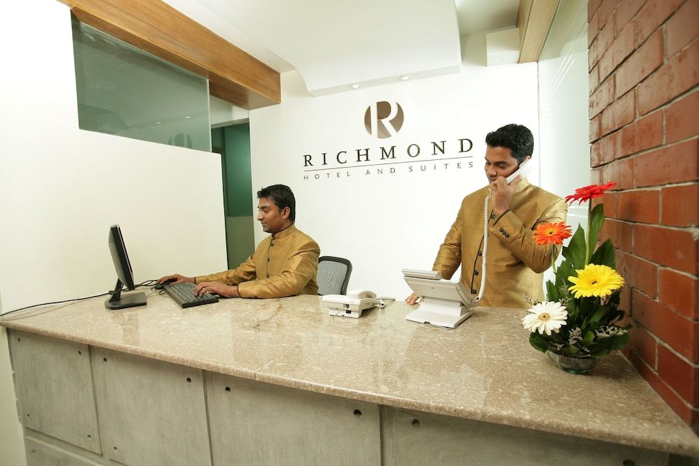 undefined Richmond Hotel & Suites