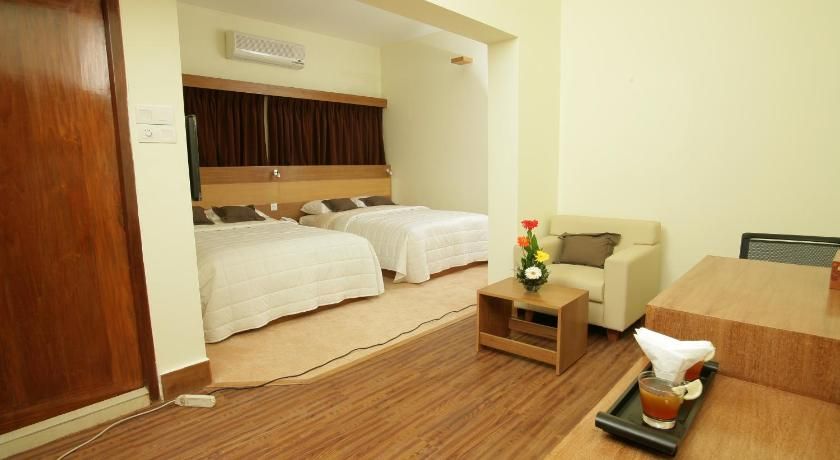 undefined Richmond Hotel & Suites 4
