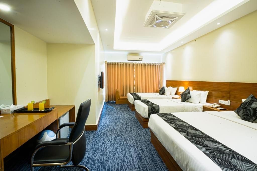 undefined Richmond Hotel & Suites 6