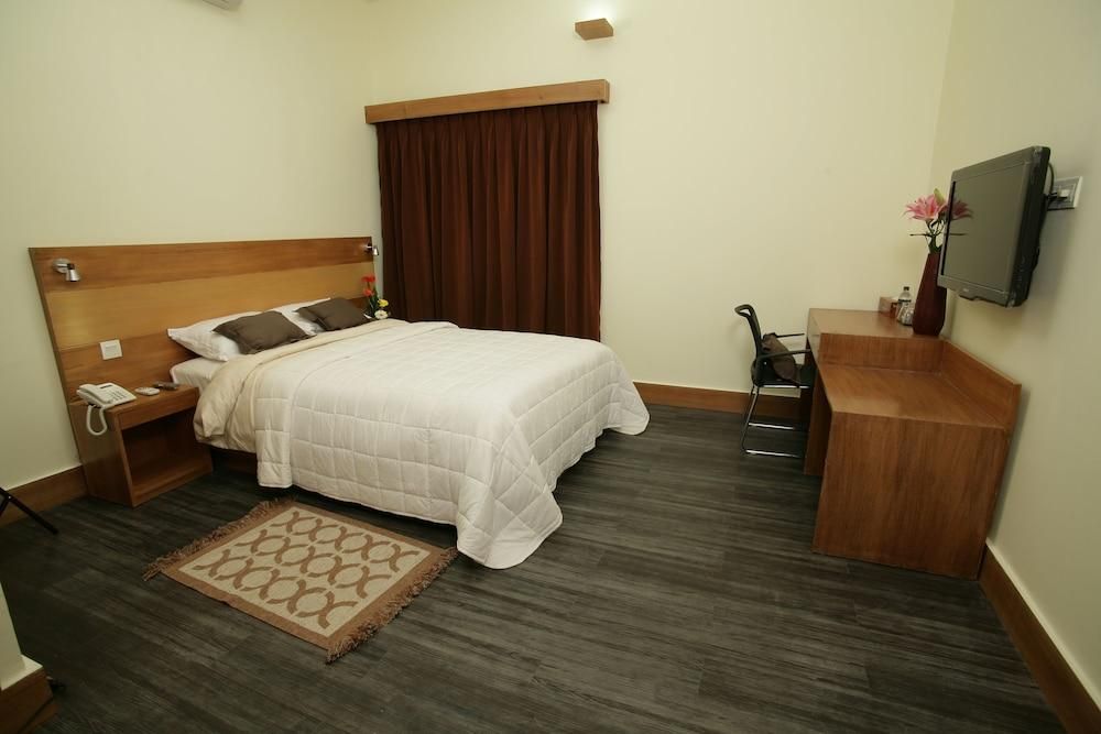 undefined Richmond Hotel & Suites 3