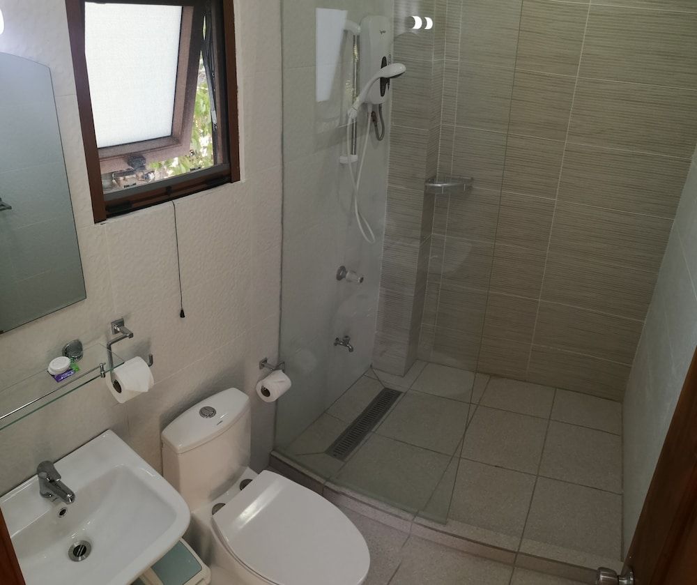 Quo Vadis Dive Resort Moalboal Deluxe Room, 1 Bedroom 7