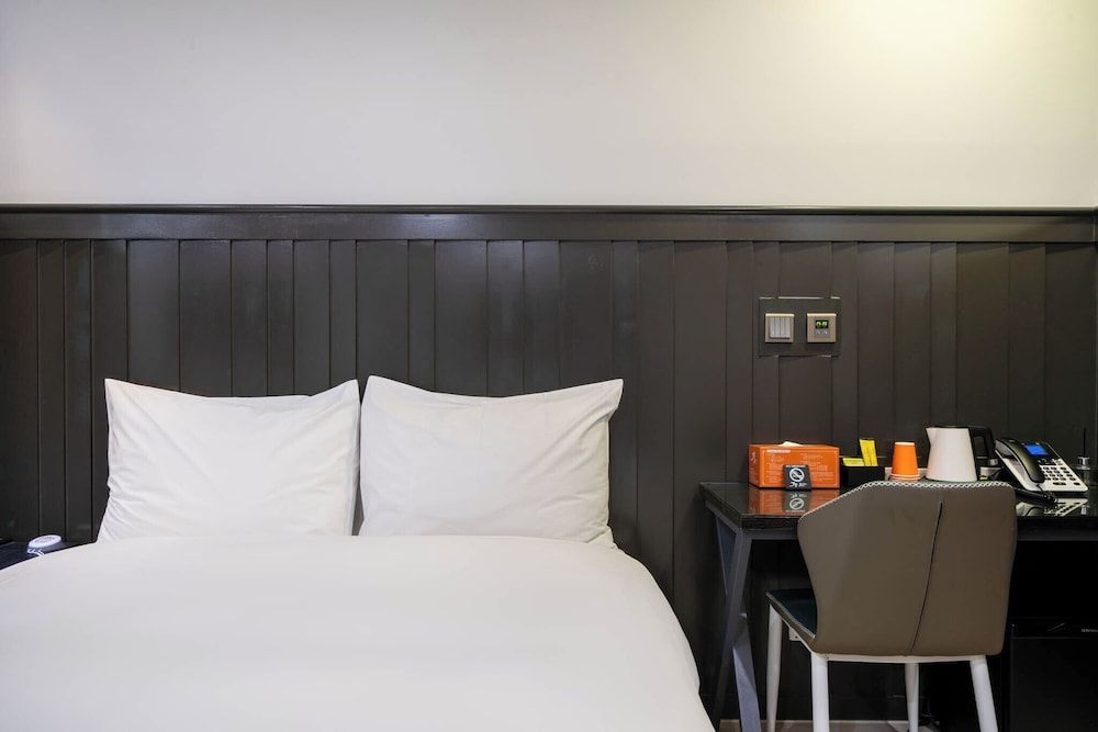 JB Design Hotel Haeundae Standard Double (5 Free OTTs Available) 3