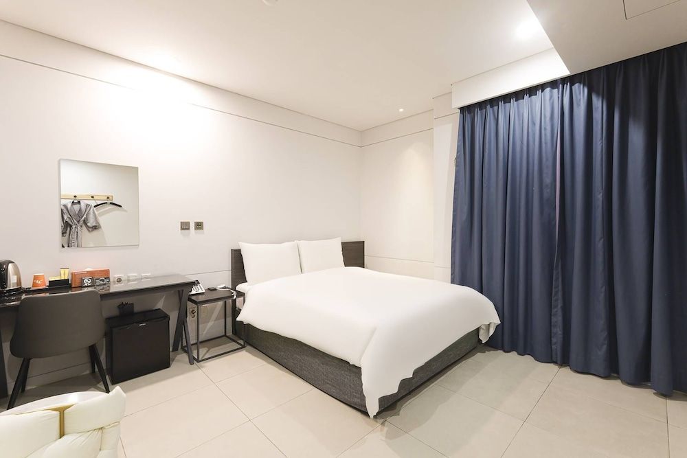 JB Design Hotel Haeundae Standard Double (5 Free OTTs Available) 4