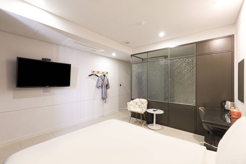 JB Design Hotel Haeundae Standard Double (5 Free OTTs Available) 9