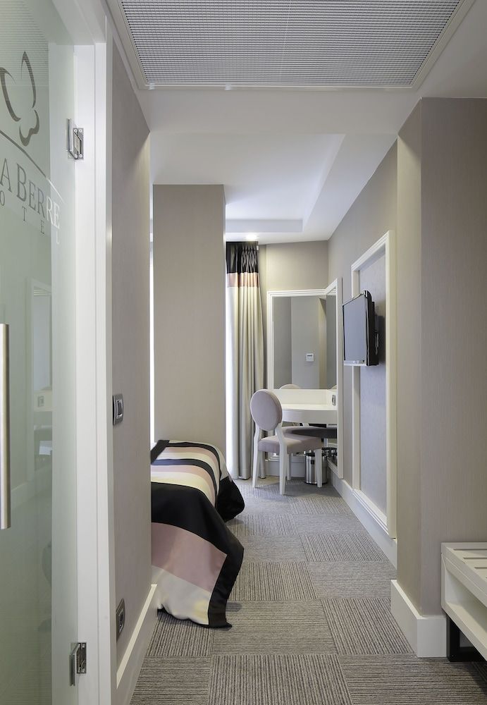 Mia Berre Hotels Economy Double Room 3