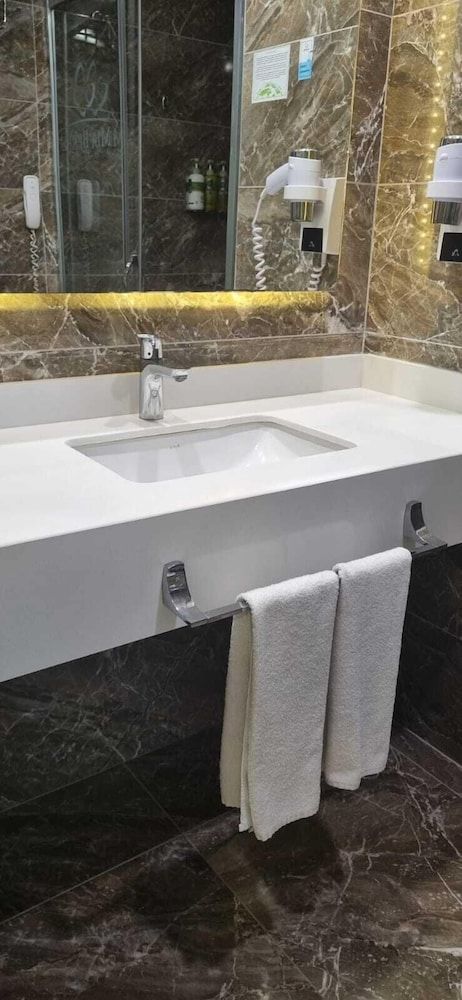 undefined Mia Berre Hotels 9