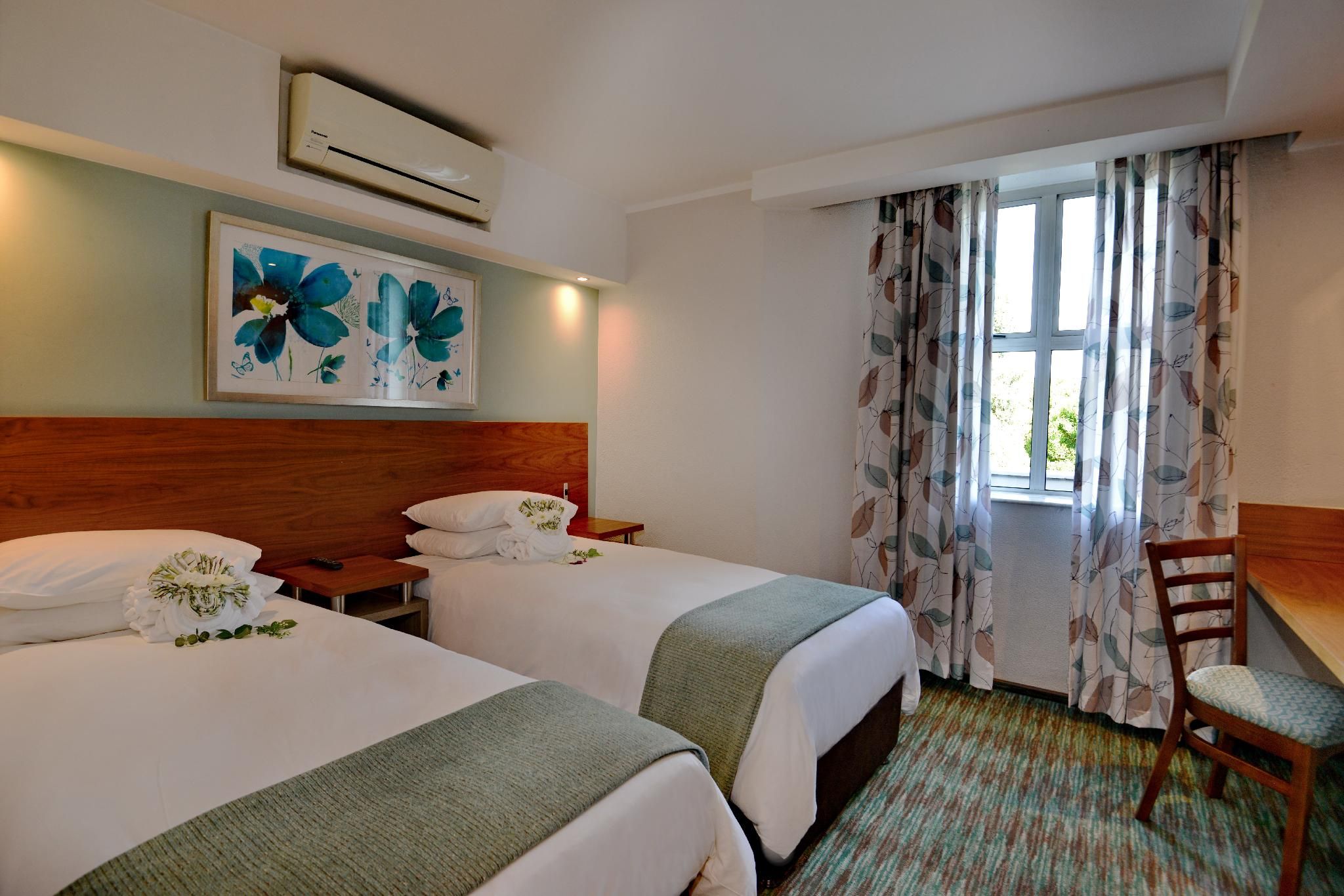 Town Lodge Waterfall, Midrand Twin Room A - Non-Smoking