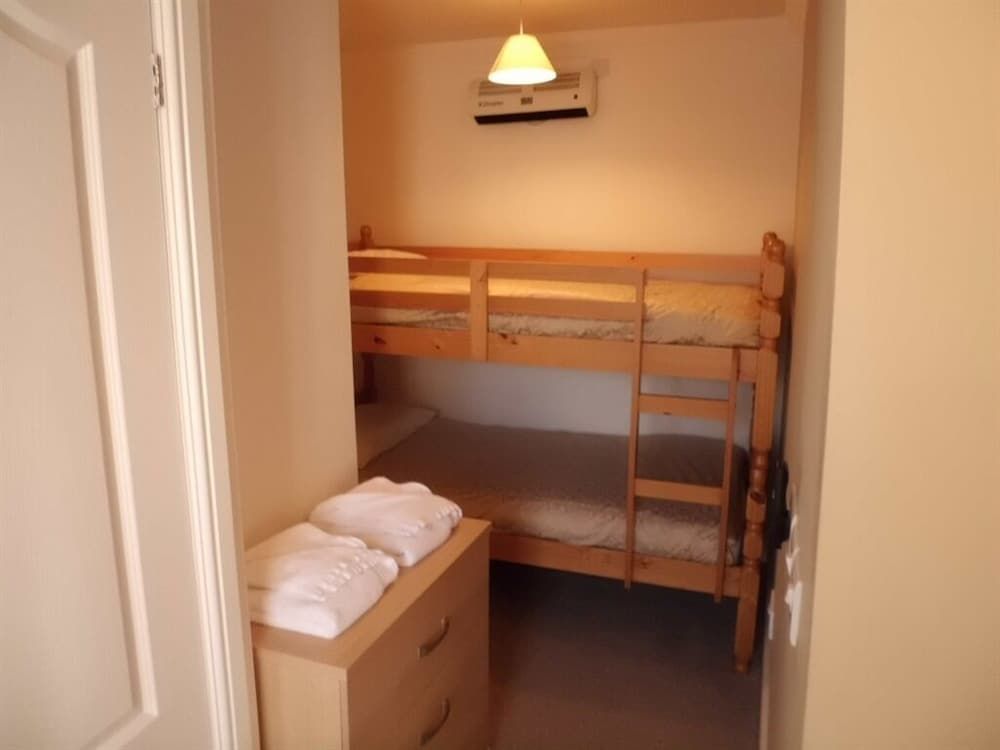 The Golden Lion Hotel Standard Suite, Ensuite