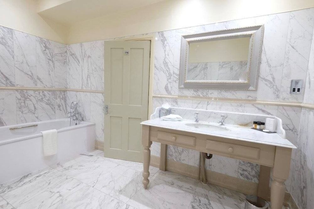 Nunsmere Hall Hotel Junior Suite 8