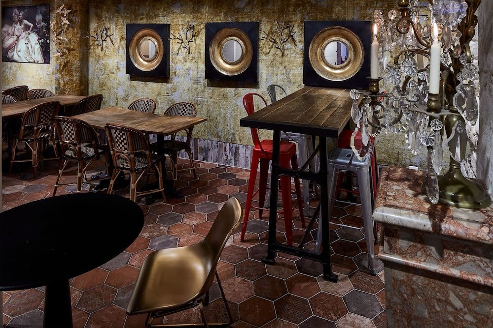 undefined Hotel de Roubaix 6